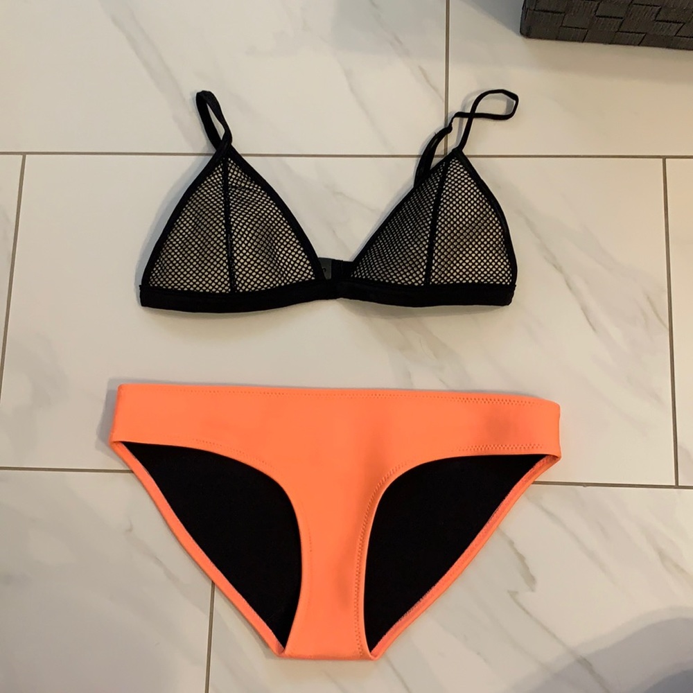 TRIANGL Bikini (large bottoms, small + top)